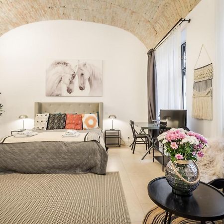 Urban Stable Luxury Apartments Budapest Bagian luar foto