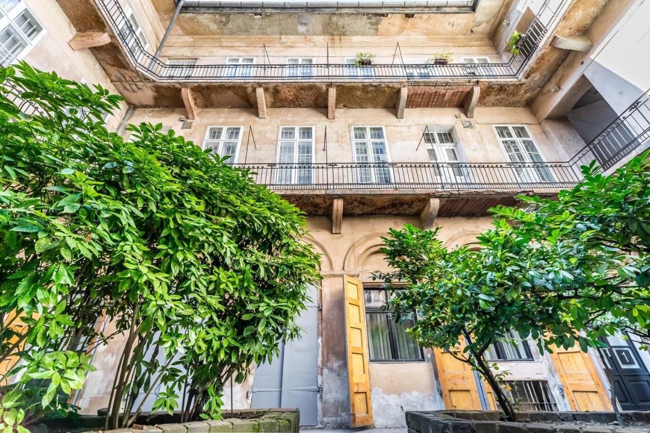 Urban Stable Luxury Apartments Budapest Bagian luar foto