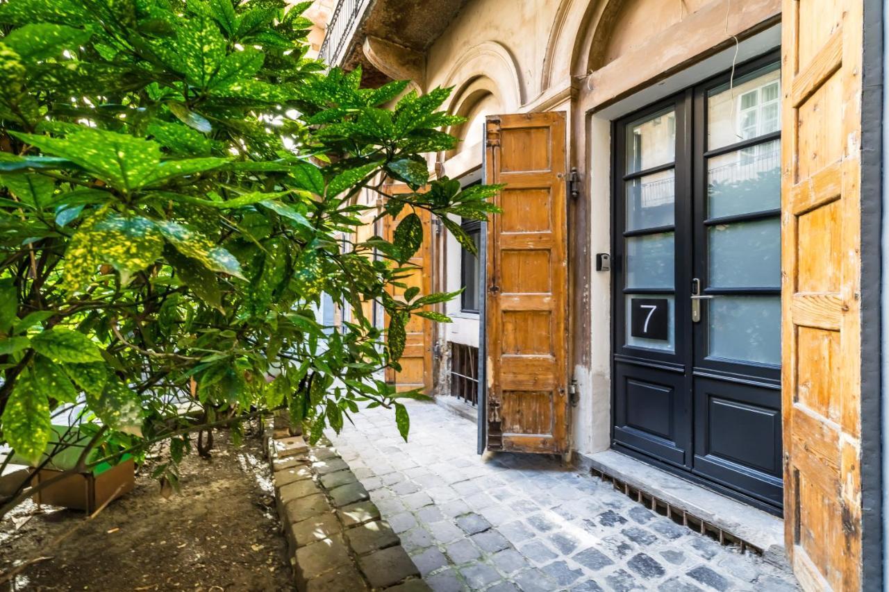 Urban Stable Luxury Apartments Budapest Bagian luar foto