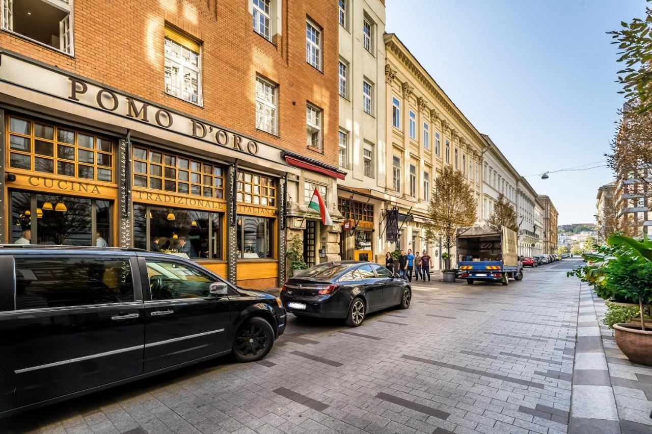 Urban Stable Luxury Apartments Budapest Bagian luar foto
