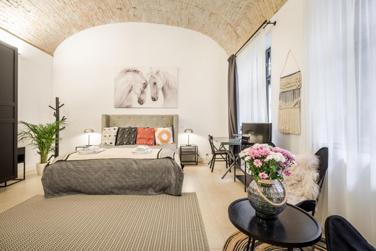 Urban Stable Luxury Apartments Budapest Bagian luar foto