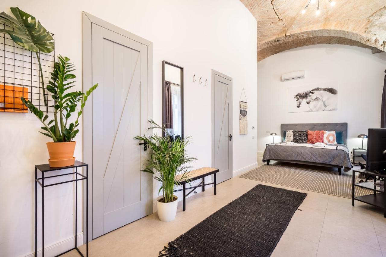 Urban Stable Luxury Apartments Budapest Bagian luar foto