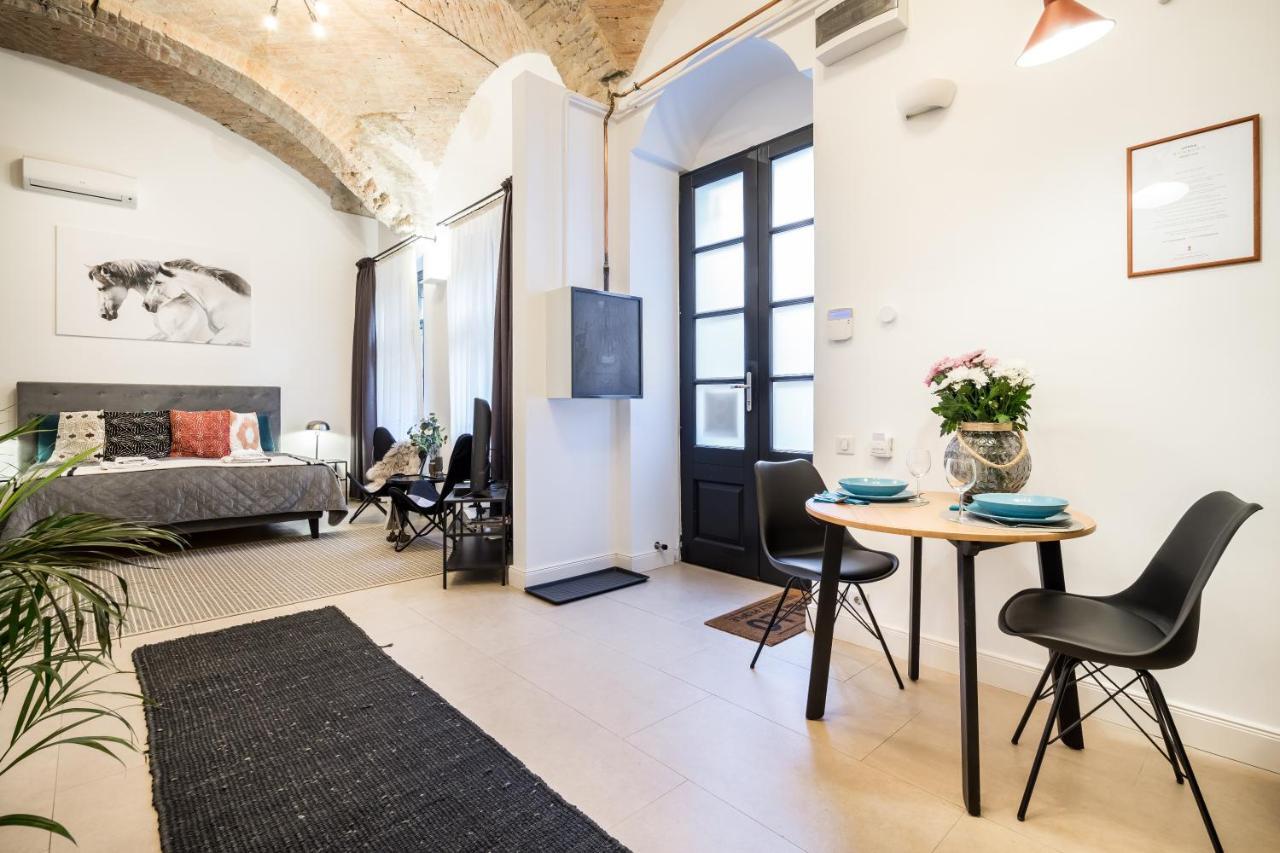 Urban Stable Luxury Apartments Budapest Bagian luar foto