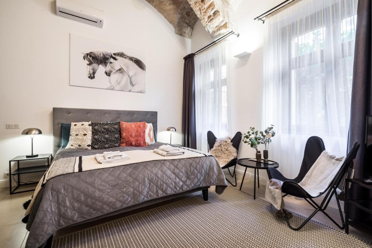 Urban Stable Luxury Apartments Budapest Bagian luar foto