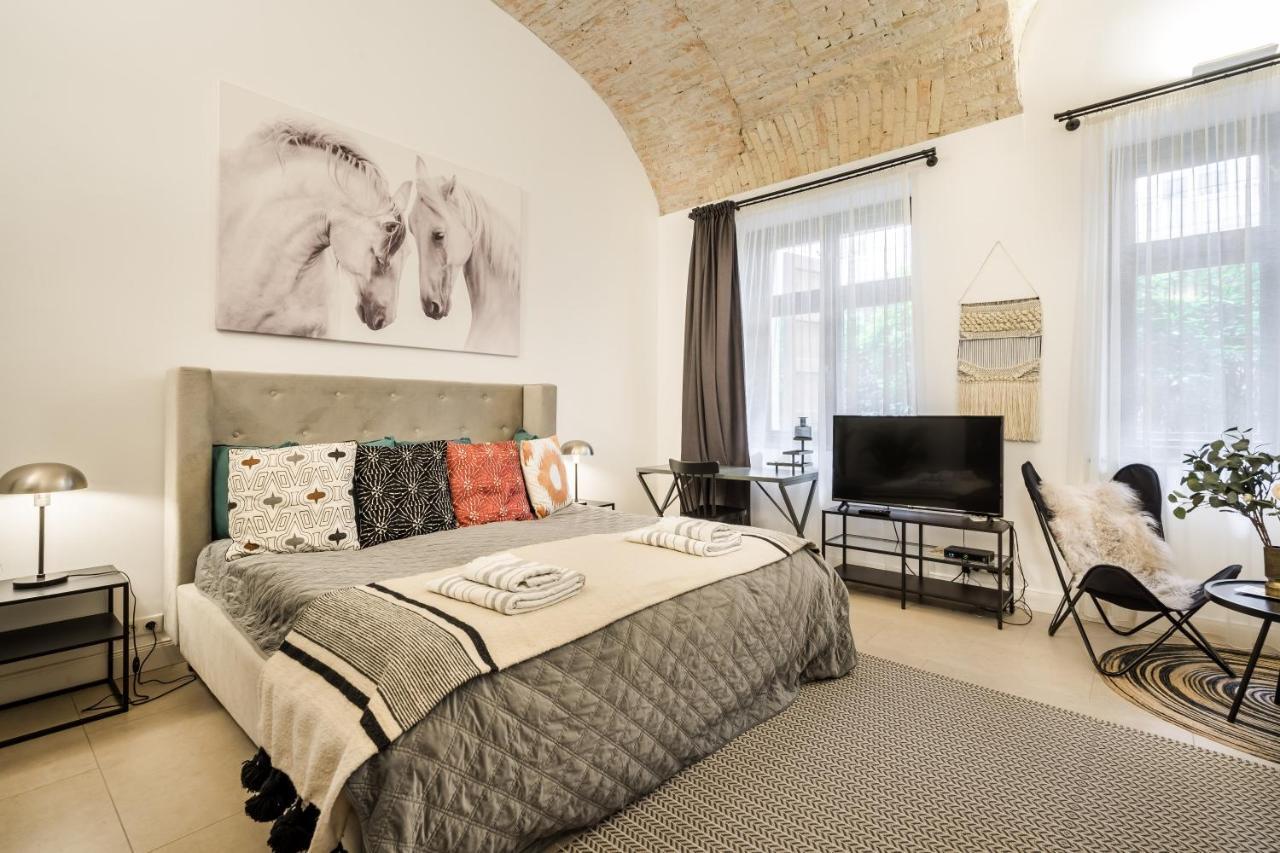 Urban Stable Luxury Apartments Budapest Bagian luar foto