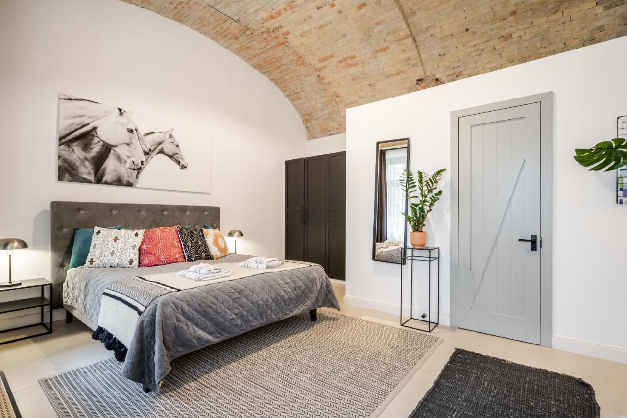 Urban Stable Luxury Apartments Budapest Bagian luar foto