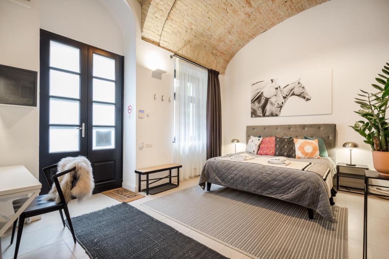 Urban Stable Luxury Apartments Budapest Bagian luar foto