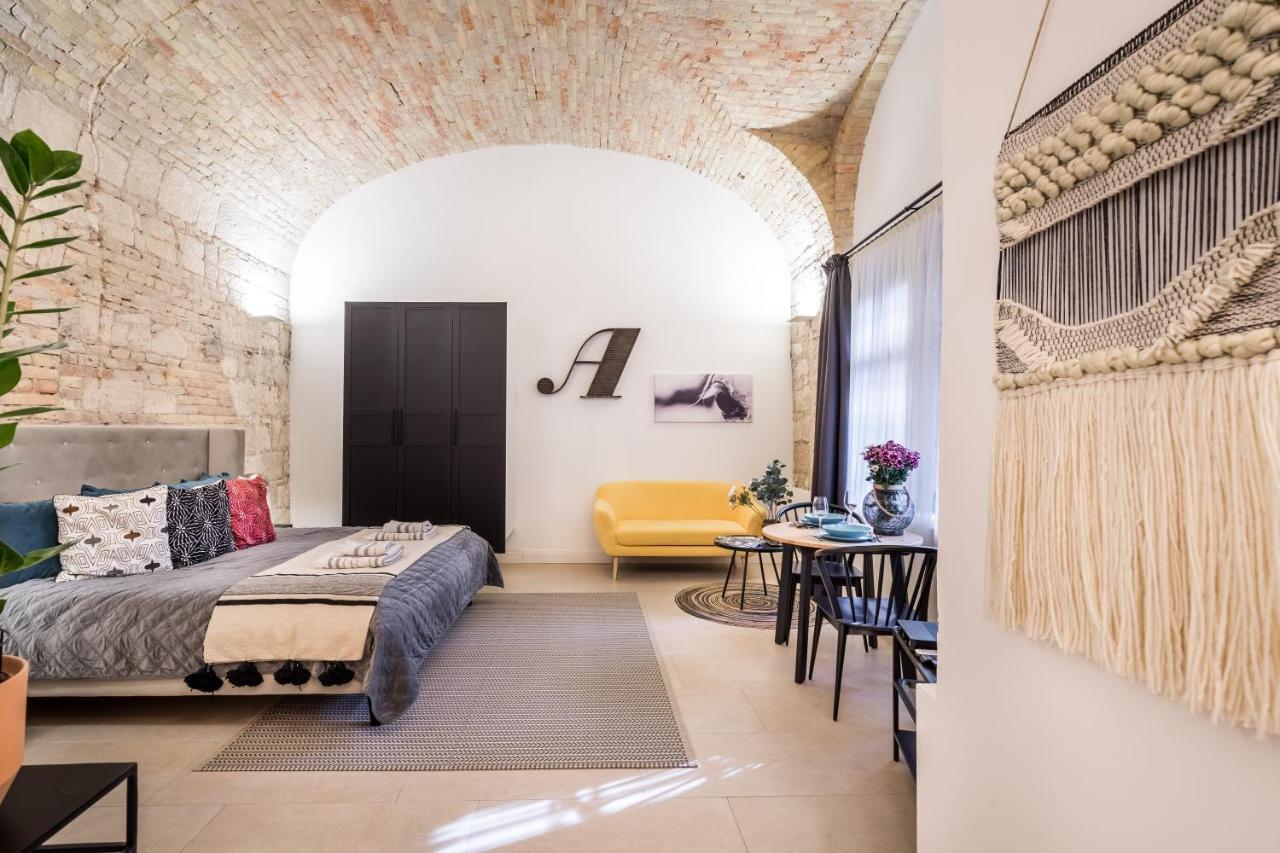 Urban Stable Luxury Apartments Budapest Bagian luar foto